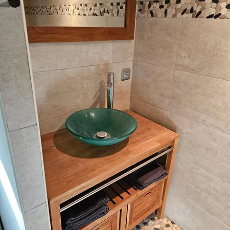 Indépendant : Tranquillité, Forêt Et Piscine Apartamento Chancelade