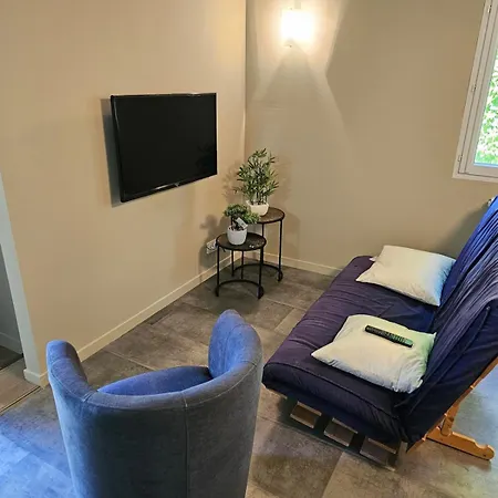 Independant : Tranquillite, Foret Et Piscine Appartement Chancelade